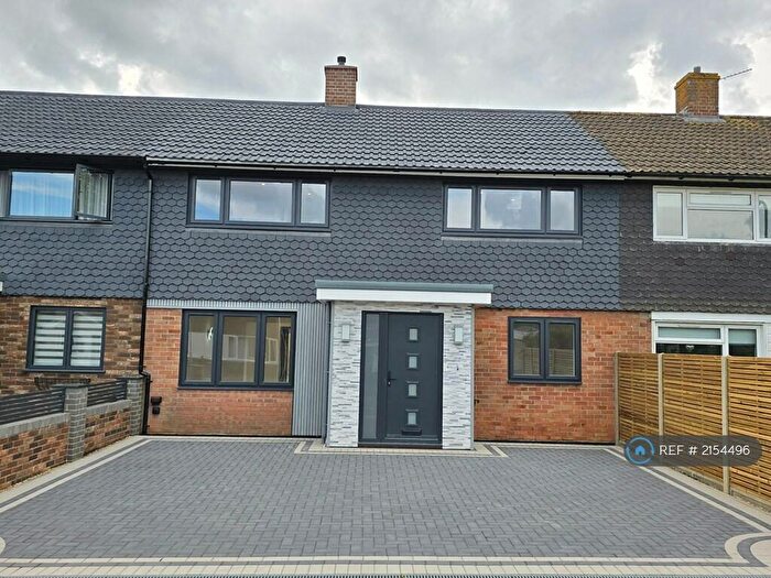 4 Bedroom Terraced House To Rent In Pinkerton Road, Basingstoke, RG22