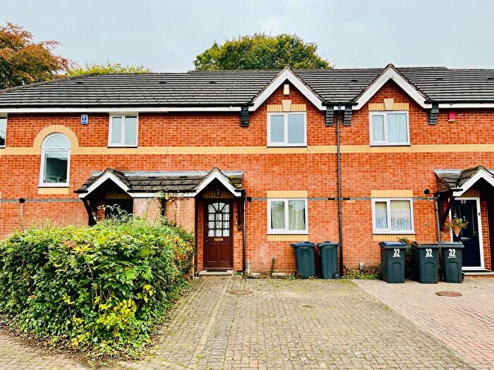 2 Bedroom Town House To Rent In Sovereign Way, Moseley, B13