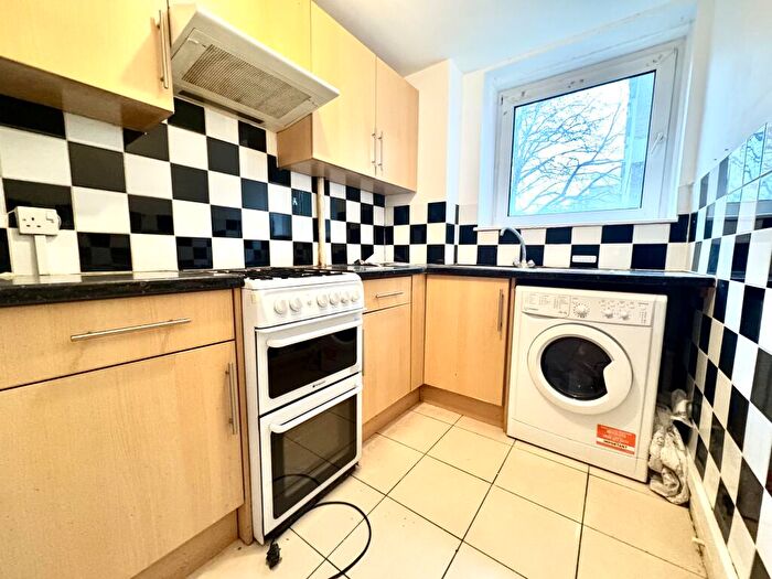 1 Bedroom Apartment To Rent In Orchard Lane, Central, SO14