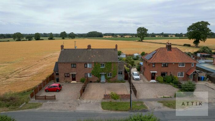 3 Bedroom Semi-Detached House For Sale In Woodend Cottages, Stoven, Beccles, NR34