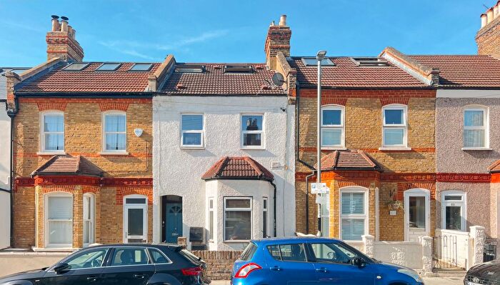 1 Bedroom Flat To Rent In Noyna Road, London, SW17