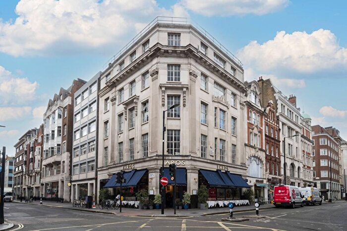 2 Bedroom Flat To Rent In Margaret Street, Marylebone, London, W1W