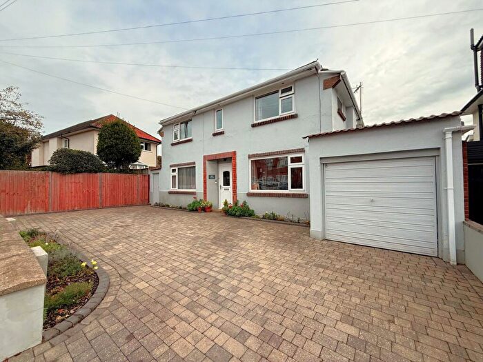 4 Bedroom Detached House For Sale In Jolliffe Road, Poole, BH15