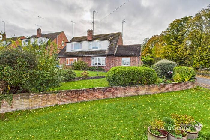 3 Bedroom Semi Detached House For Sale In Rosliston Road, Walton-on-Trent, DE12