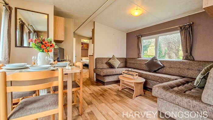 4 Bedroom Park Home For Sale In Dartmouth Road, Paignton, TQ4