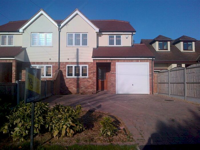 4 Bedroom Semi-Detached House To Rent In Mill Road, Billericay, CM11