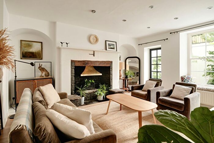2 Bedroom Flat For Sale In West Mall, Clifton, Bristol, BS8