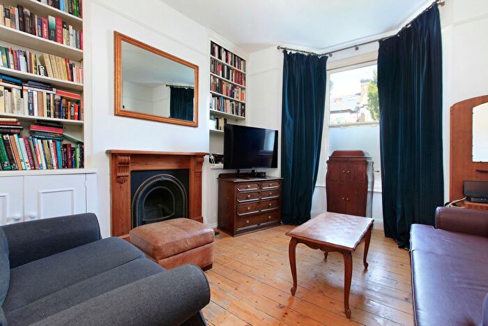 2 Bedroom Maisonette To Rent In Leppoc Road, Clapham, SW4