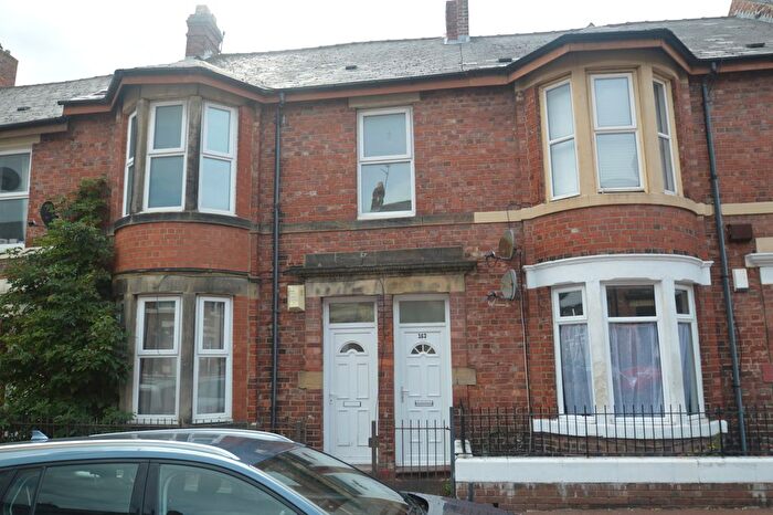 3 Bedroom Flat To Rent In Rodsley Avenue, Gateshead, NE8