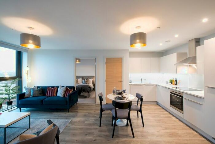 2 Bedroom Flat To Rent In The Quays, Salford, M50