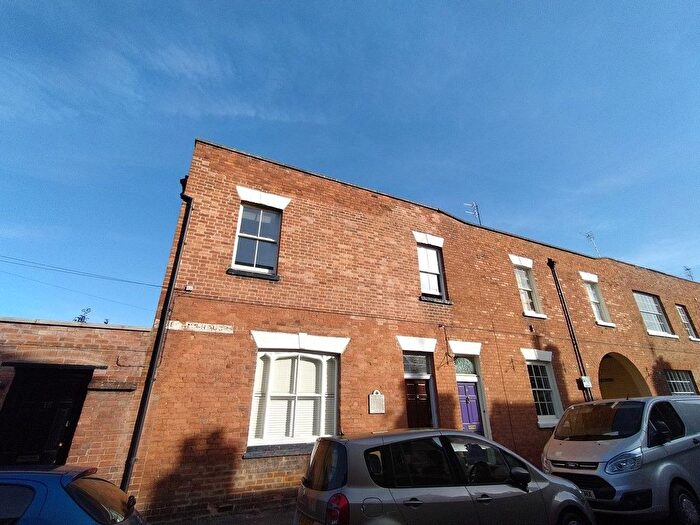 2 Bedroom Flat To Rent In East Street, Tewkesbury, GL20