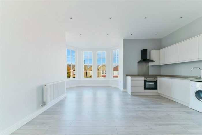 2 Bedroom Flat To Rent In Kingston Road, London, SW19