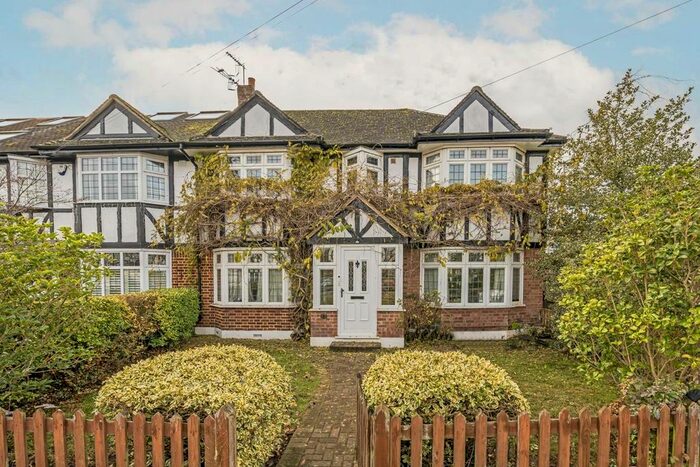 5 Bedroom Property To Rent In Wolsey Drive, Kingston Upon Thames, KT2