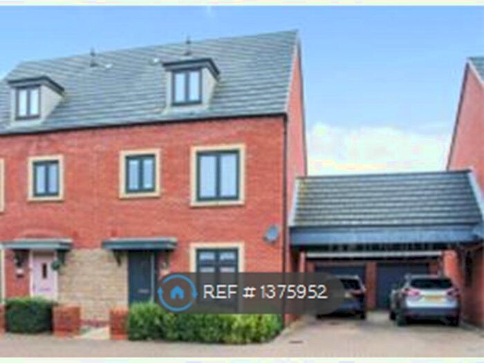 4 Bedroom Semi-Detached House To Rent In Jennings Close, Northampton, NN5