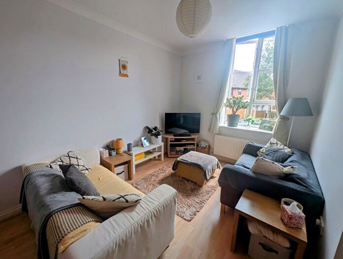 3 Bedroom Flat To Rent In Stone Mill Court, Meanwood, Leeds, LS6
