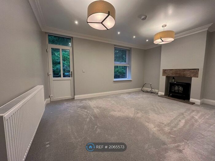 3 Bedroom Terraced House To Rent In The Square, Whittle-Le-Woods, Chorley, PR6