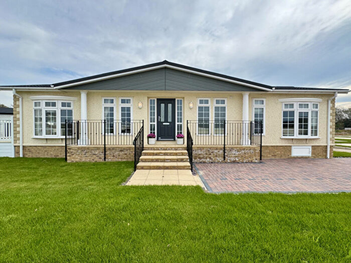 2 Bedroom Park Home For Sale In Pevensey, East Sussex, BN24