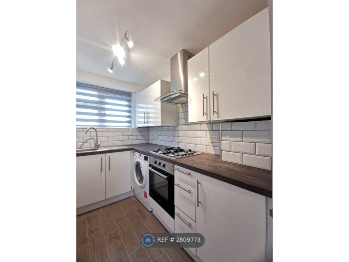 1 Bedroom Maisonette To Rent In Holbeck, Bracknell, RG12