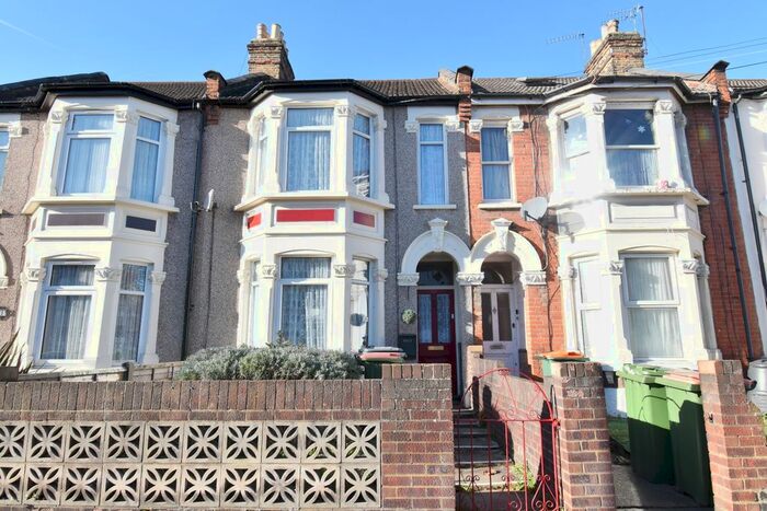 3 Bedroom Terraced House To Rent In Sheringham Avenue, Manor Park, London E12
