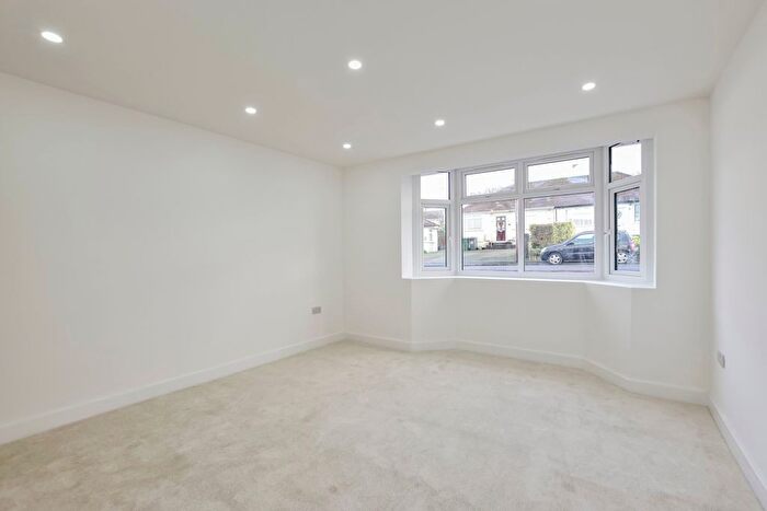 3 Bedroom Semi Detached Bungalow To Rent In The Courtway, Watford, WD19