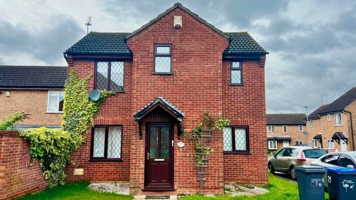 3 Bedroom Detached House To Rent In Shatterstone, Northampton, NN4