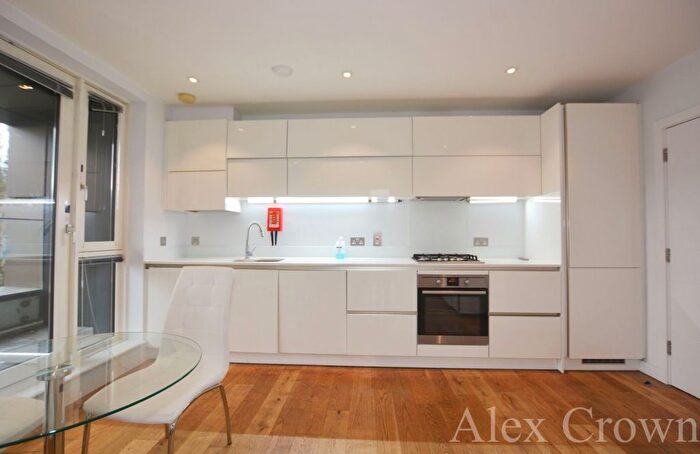 2 Bedroom Flat To Rent In Western Beach Apartments, Hanover Avenue, Canning Town, E16