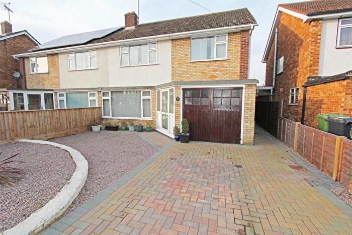 3 Bedroom Semi-Detached House For Sale In Edinburgh Avenue, Werrington, Peterborough, PE4