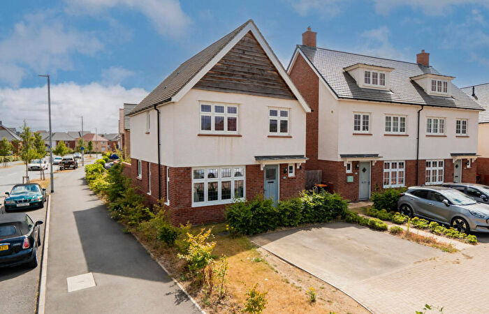 3 Bedroom Detached House For Sale In Shackleton Grove, Leighton Buzzard, LU7