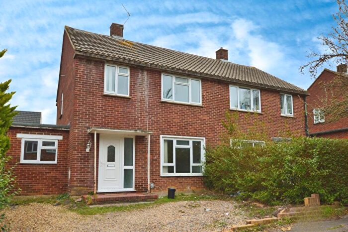 4 Bedroom Semi-Detached House To Rent In Bradshaws, Hatfield, AL10