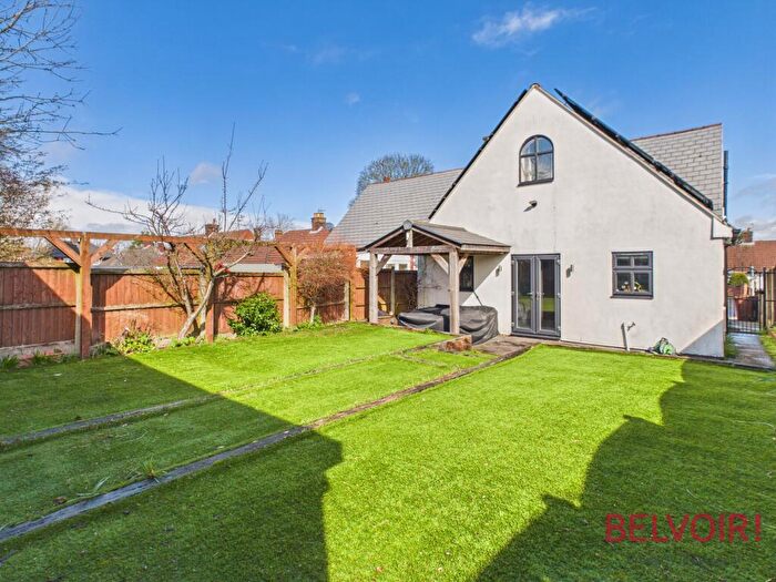 3 Bedroom Semi Detached House For Sale In Columbia Avenue, Mansfield, NG18