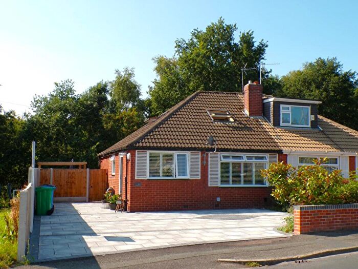 2 Bedroom Semi-Detached Bungalow For Sale In Rishworth Drive, New Moston, Manchester, M40