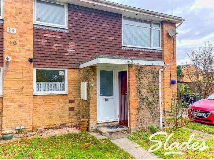 2 Bedroom Flat To Rent In Pittmore Road, Burton, Christchurch, BH23