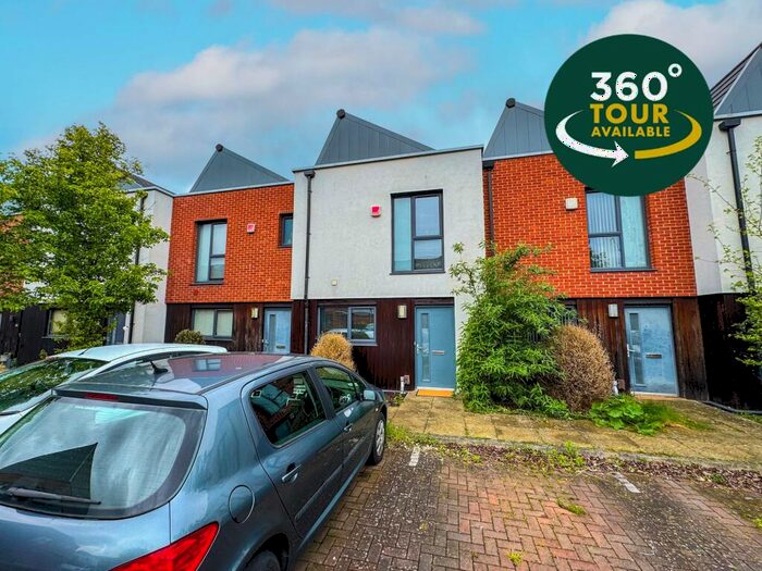 2 Bedroom Town House To Rent In Wheatsheaf Way, Knighton Fields, Leicester, LE2