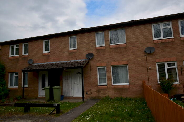 3 Bedroom Terraced House To Rent In Downsbarn Boulevard, Downsbarn, MK14