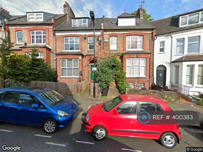 Studio To Rent In Hawkwood Mount, London, E5