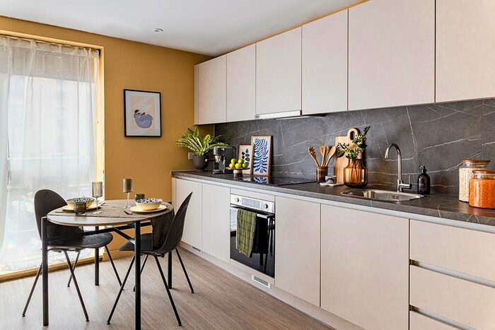 Studio To Rent In Candleriggs, Glasgow, G1