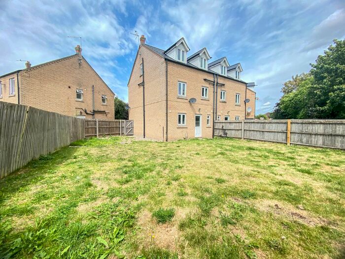 4 Bedroom Town House To Rent In Primrose Crescent, March, PE15