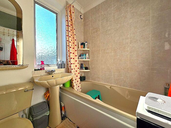 3 Bedroom Terraced House For Sale In Watersmeet Road, Wyken, CV2