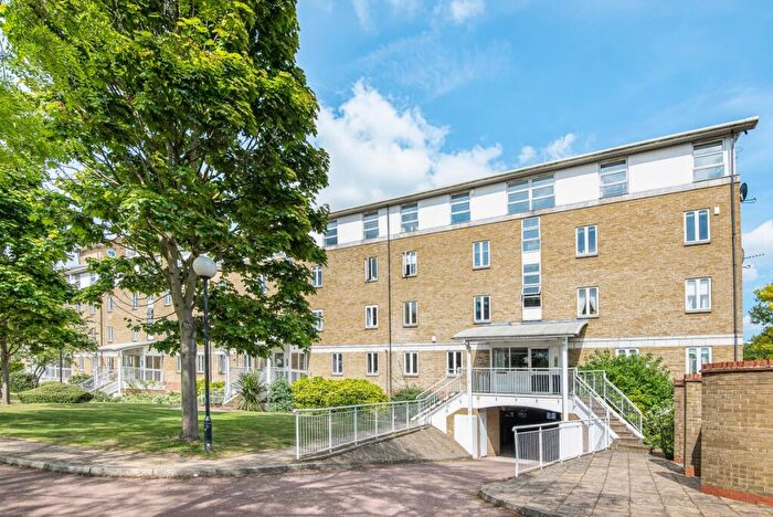 2 Bedroom Apartment To Rent In Worgan Street London, SE16