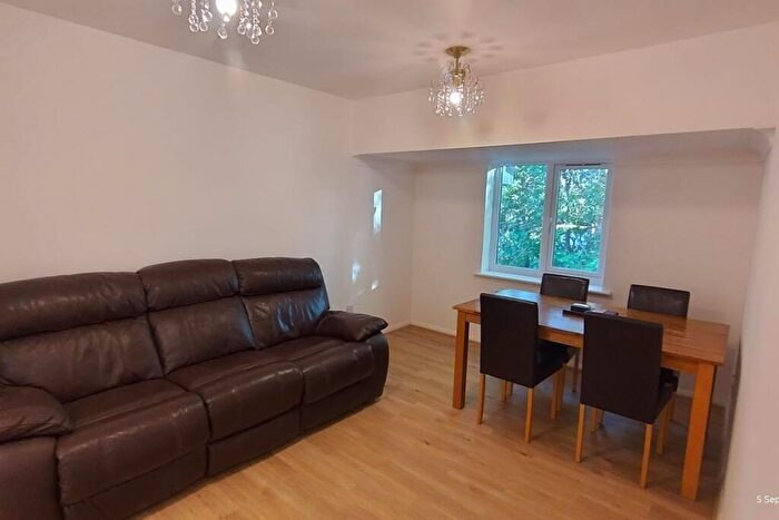 2 Bedroom Flat To Rent In Lapwing Court, Eagle Drive, London, NW9