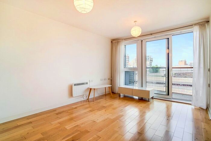 2 Bedroom Flat To Rent In Tarves Way, London, SE10