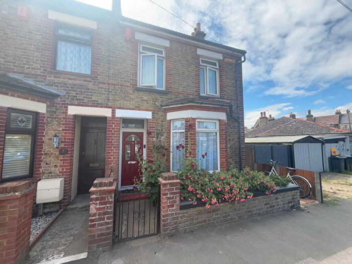 3 Bedroom End Of Terrace House For Sale In Muir Road, Ramsgate, CT11