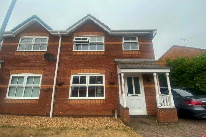 3 Bedroom Semi-Detached House To Rent In Sandhurst Close, Northampton, NN4