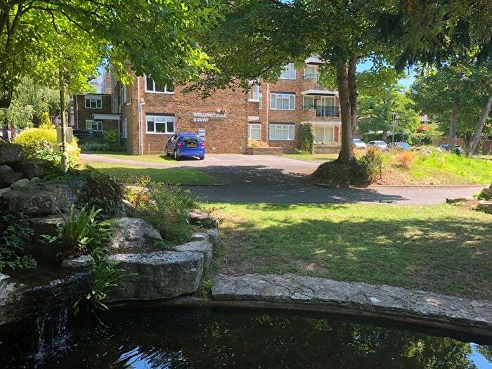 2 Bedroom Flat To Rent In Wellingtonia Court, Brighton, BN1