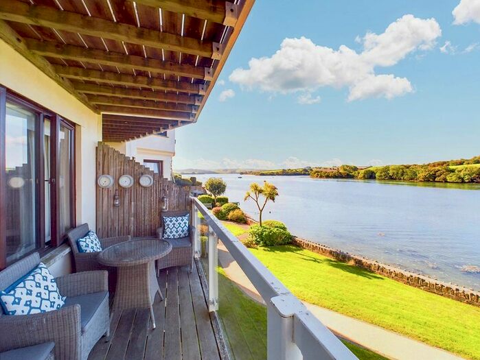 3 Bedroom Flat For Sale In Embankment Road, Kingsbridge, TQ7