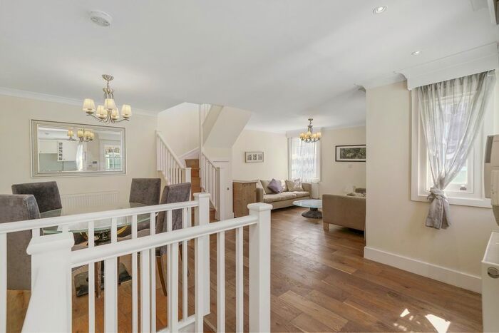 3 Bedroom Detached House To Rent In Fortess Grove, Kentish Town, NW5