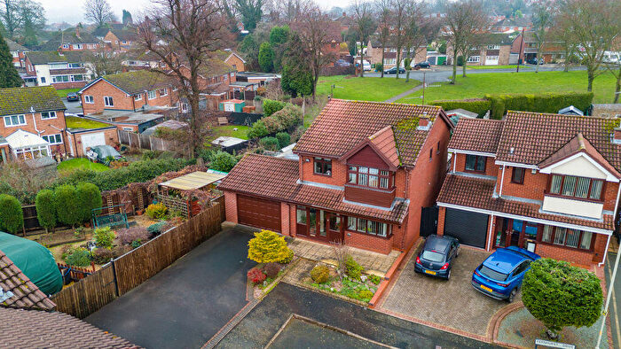 4 Bedroom Detached House For Sale In Fernhurst Drive, Pensnett, Brierley Hill, DY5