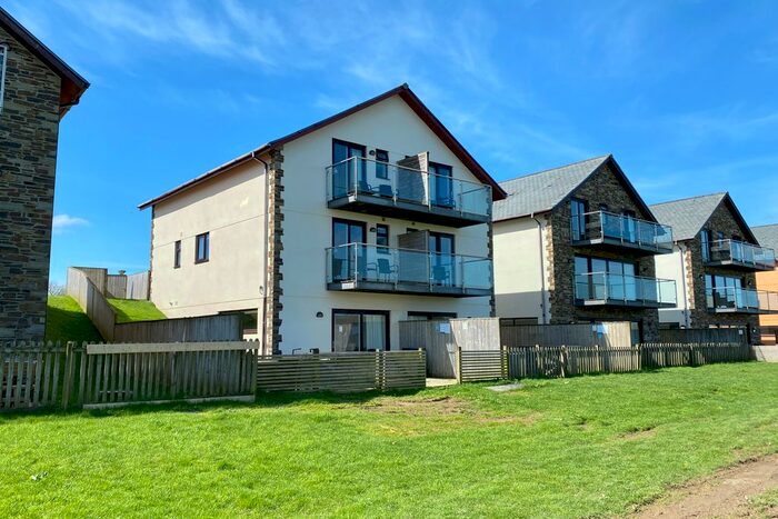 4 Bedroom Semi-Detached House For Sale In The Glades, Retallack Resort, TR9