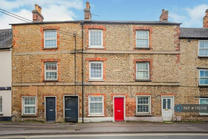 2 Bedroom Terraced House To Rent In Kings End, Bicester, OX26