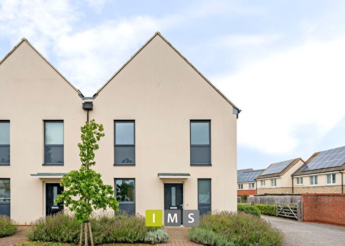 3 Bedroom End Terrace House For Sale In Morello Close, Bicester, OX27